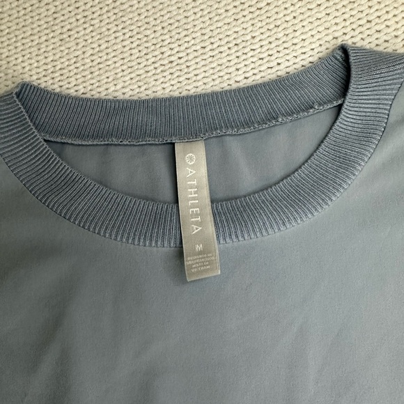 Athleta Ice Blue Zephyr Crop Tee Size M - Picture 7 of 13